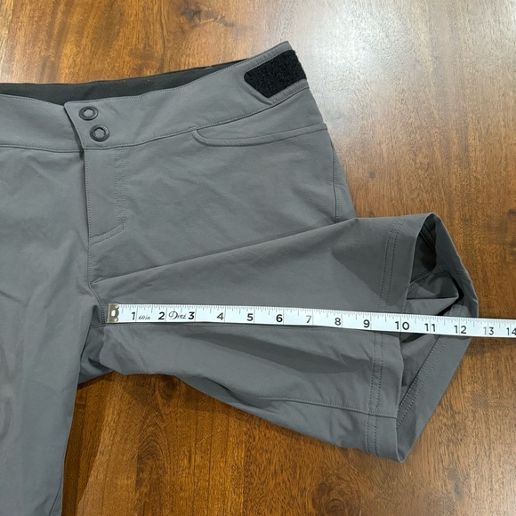 Specialized Andorra Comp Shorts Size Medium - Picture 6 of 7